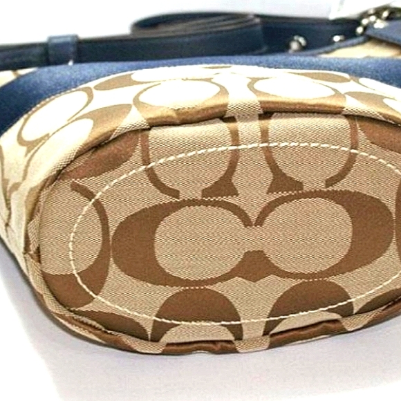 ☆Brand New☆COACH Signature Large Rugby Stripe 2 Way Duffle Crossbody - Picture 10 of 16